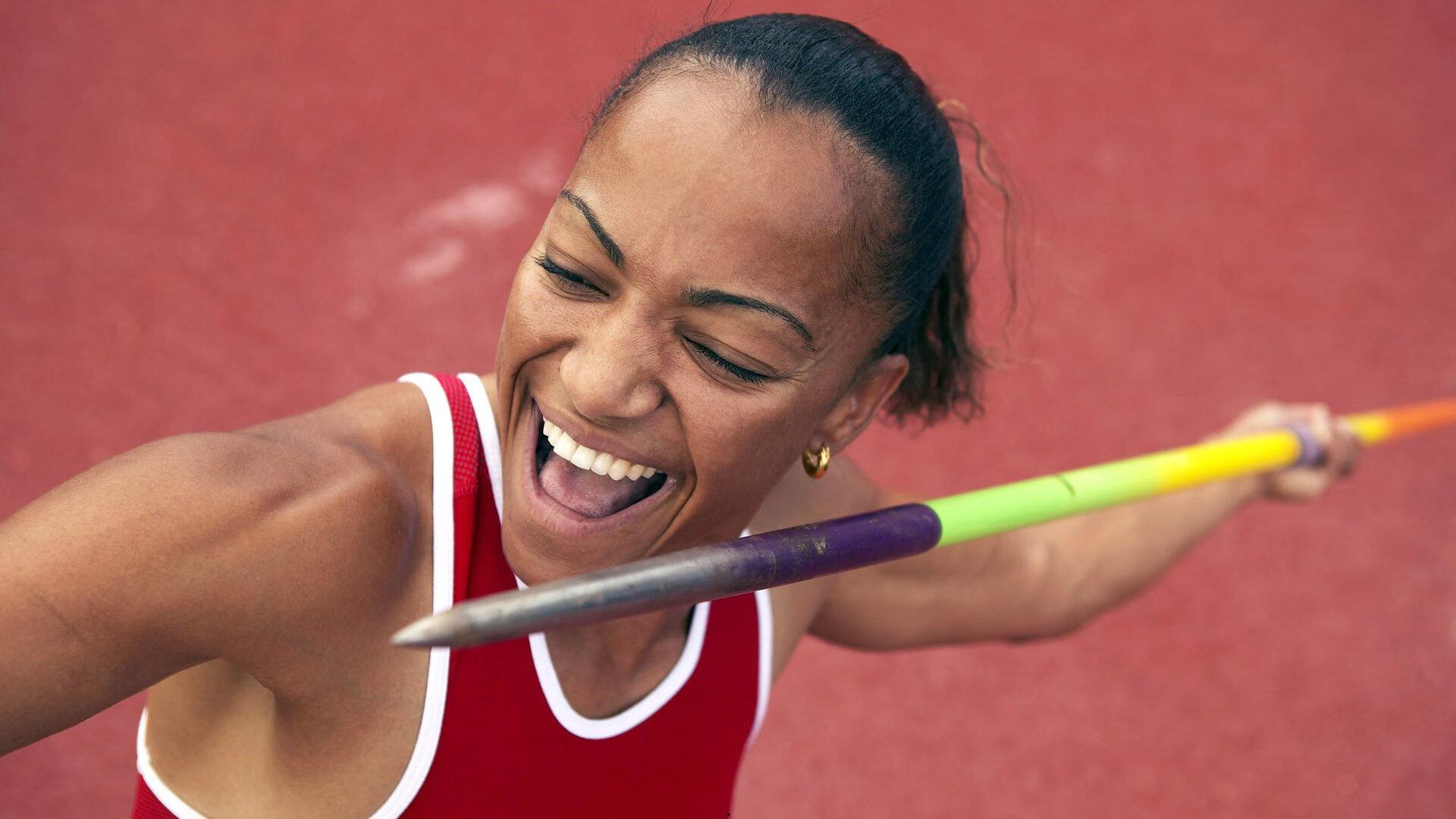 U23亚洲杯激战引爆判罚争议，彭啸破门遭否决，拜合拉木造红牌，VAR深度介入改写战局